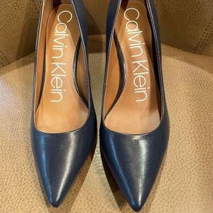 Calvin Klein navy size 7 heels
